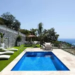 Lujo Con Piscina Climatizada,jacuzzi,playa Privada * Tossa de Mar