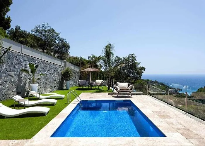 Lujo Con Piscina Climatizada,jacuzzi,playa Privada * 또사데마르